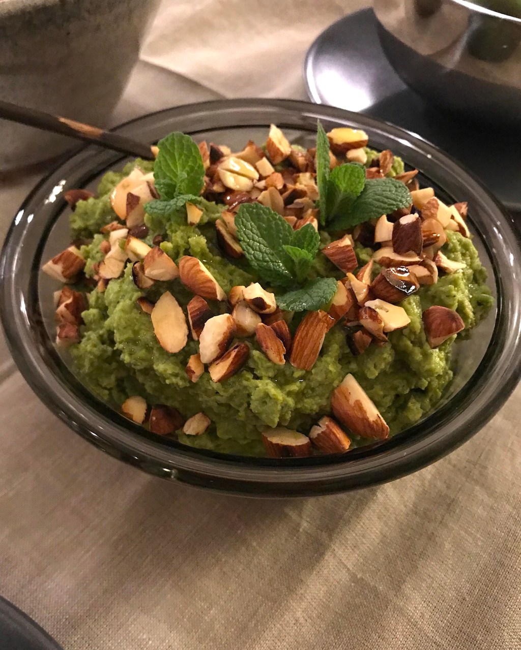 Pea-Mint-Avocado dip
